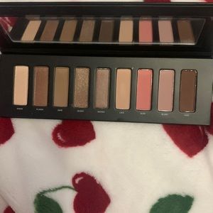StudioMakeup Ease to Wear New Eyeshadow Palette in Sheen & Fate